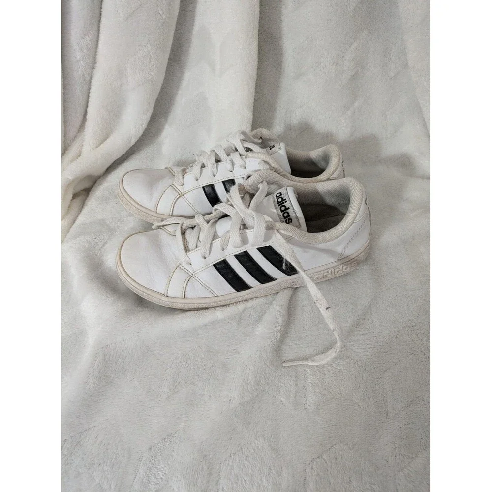 Youth Adidas Cloudfoam Classic Sneakers - Size 3